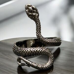 🟠Size 9 Adjustable Snake Costume Jewlery Ring